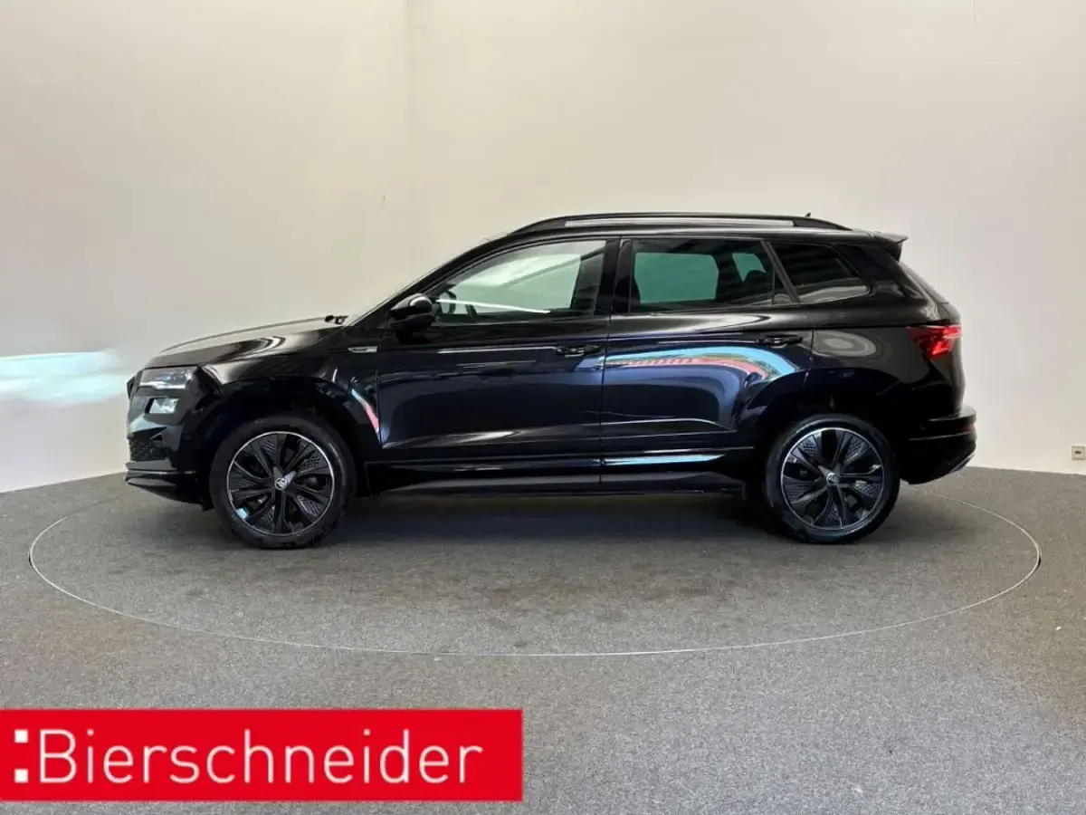 Gebraucht Skoda Karoq SportLine 150 PS (110 kW) 2023 Schwarz SUV