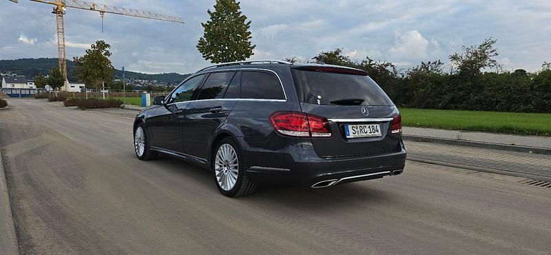 Gebraucht Mercedes E300 Avantgarde 231 PS (169 kW) 2015 Grau Kombi