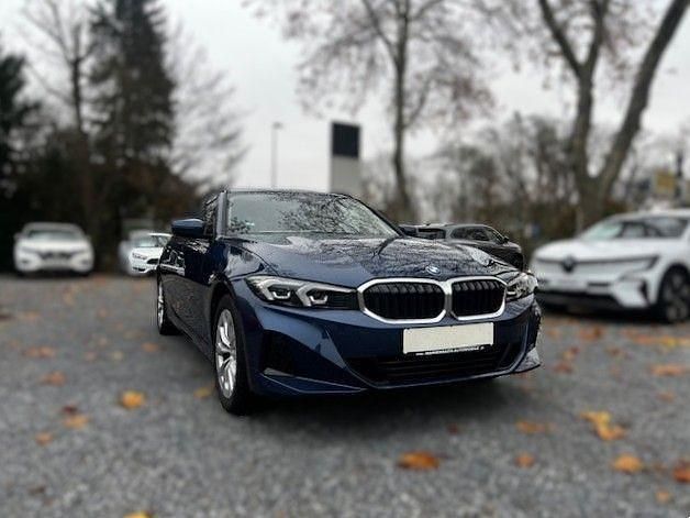 Gebraucht BMW 318 156 PS (114 kW) 2023 Blau Kombi