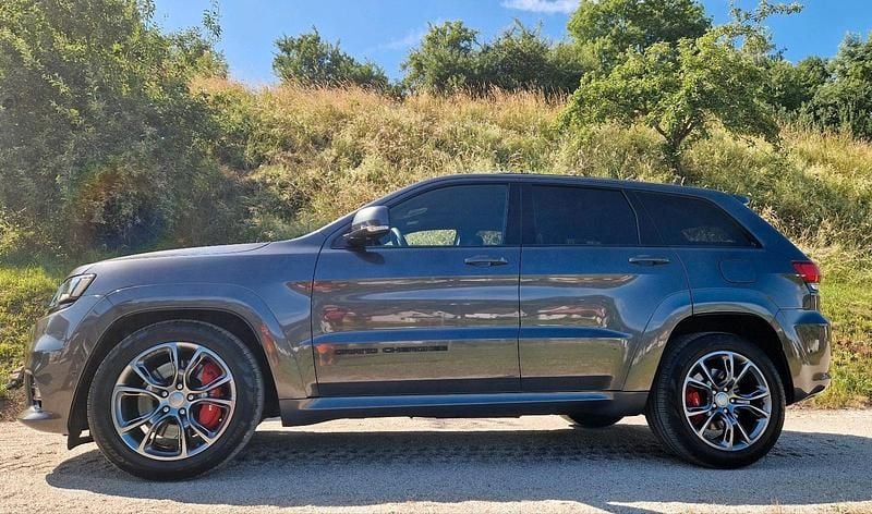 Grau Gebraucht 2018 Jeep Grand Cherokee SRT SUV | 45.000 € - Bild 1/2