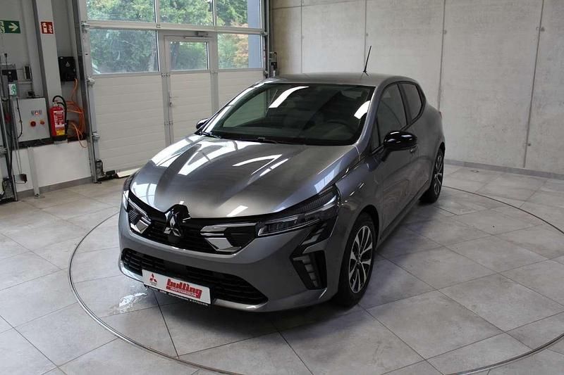Neu Mitsubishi Colt Plus 91 PS (66 kW) 2025 Achatgrau Kleinwagen