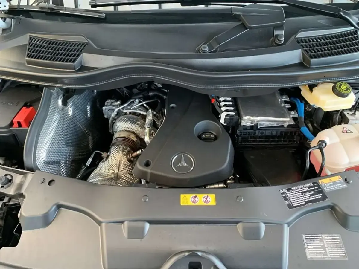 Gebraucht Mercedes V220 Style 163 PS (119 kW) 2024 Weiß Van / Kleinbus