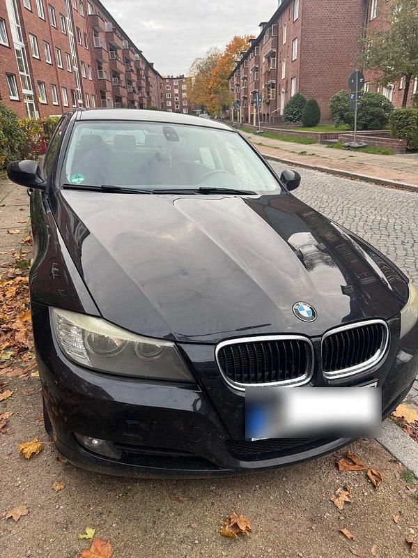 Schwarz Gebraucht 2011 BMW 318 Limousine | 3.200 € (Superpreis) - Bild 1/4
