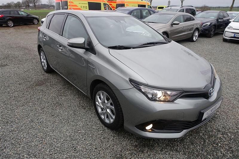 Gebraucht Toyota Auris Hybrid 99 PS (72 kW) 2018 Grau Limousine