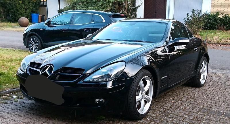 Schwarz Gebraucht 2006 Mercedes SLK200 Cabrio | 8.500 € (Fairer Preis) - Bild 1/4
