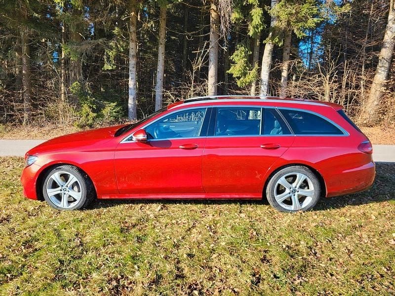 Gebraucht Mercedes E400 333 PS (244 kW) 2020 Rot SUV