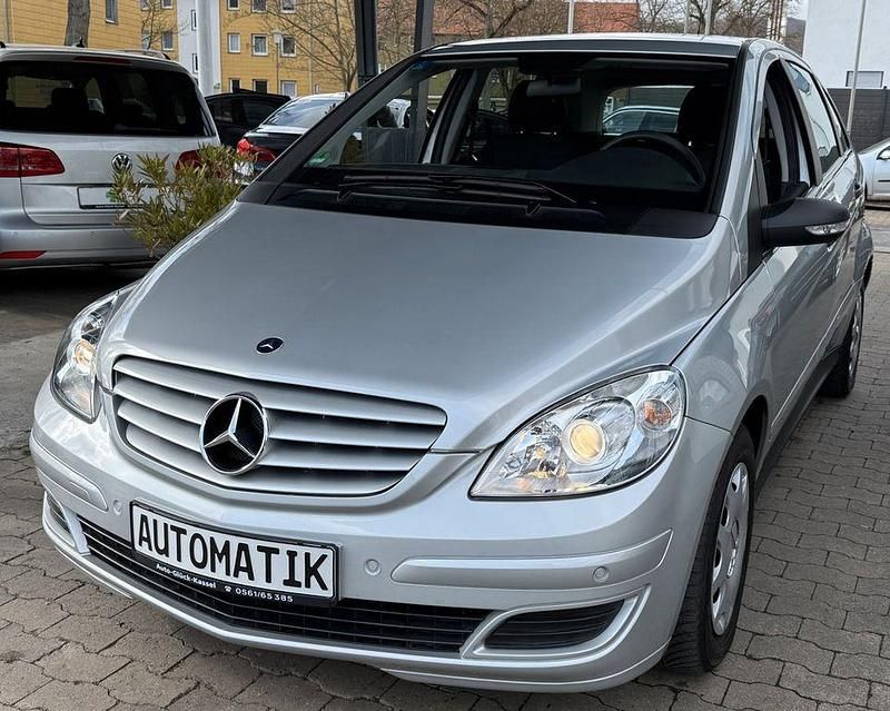 Gebraucht Mercedes B150 95 PS (69 kW) 2006 Silber Van / Kleinbus