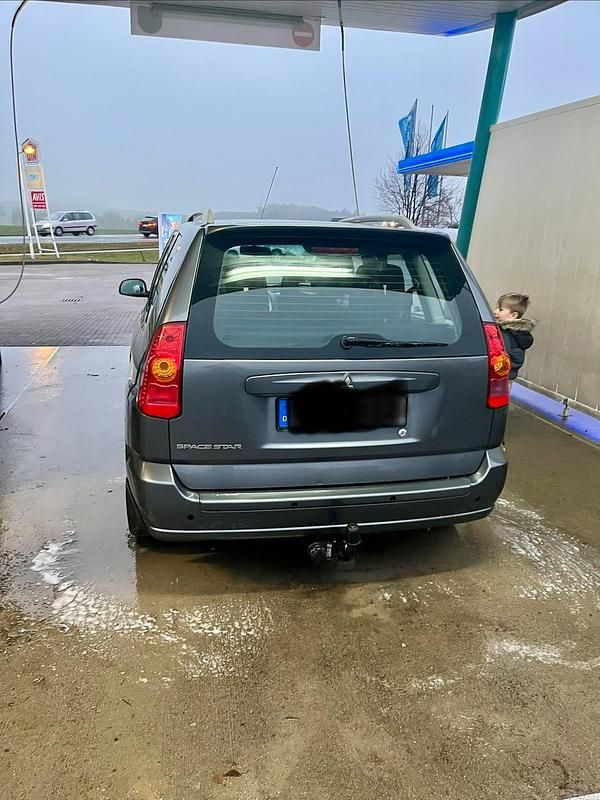 Gebraucht Mitsubishi Colt 98 PS (72 kW) 2013 Silber Limousine