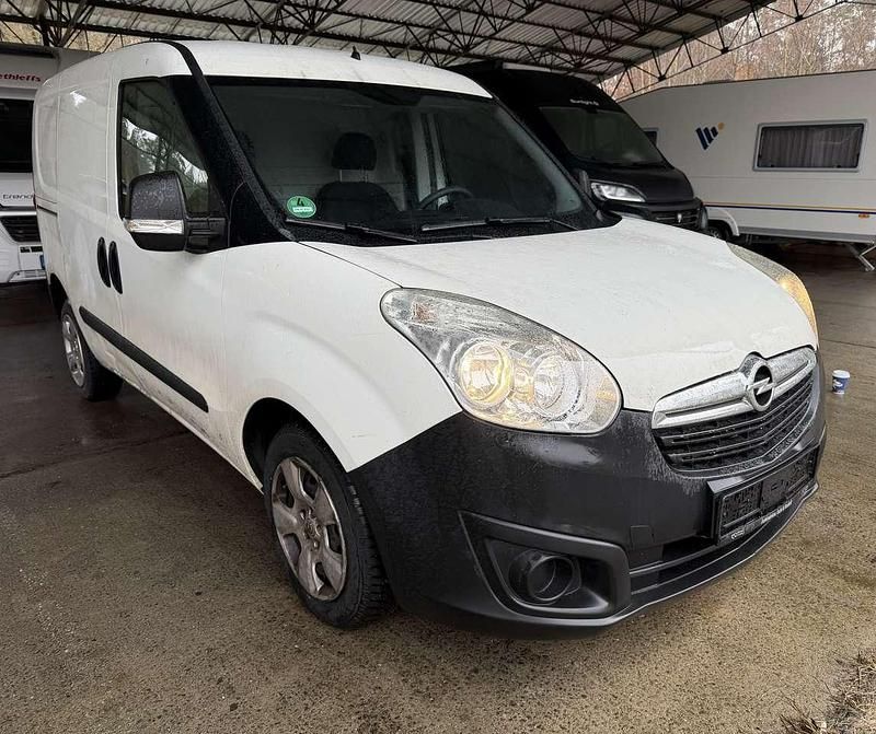 Gebraucht Opel Combo 95 PS (69 kW) 2017 Weiß Van / Kleinbus