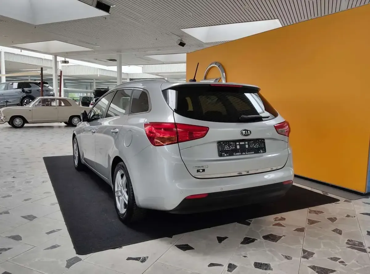 Gebraucht Kia Ceed Sportswagon 135 PS (99 kW) 2013 (9s) kirunasilber met. Kombi