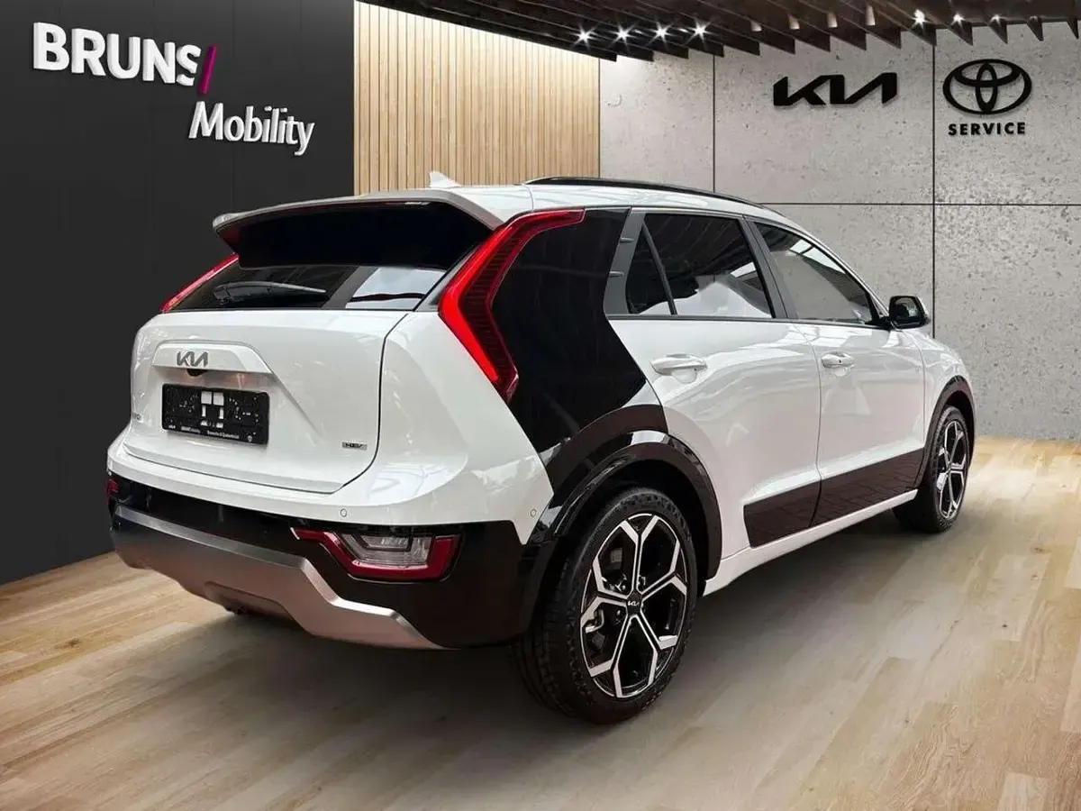Gebraucht Kia Niro Spirit 129 PS (94 kW) 2025 Weiß SUV