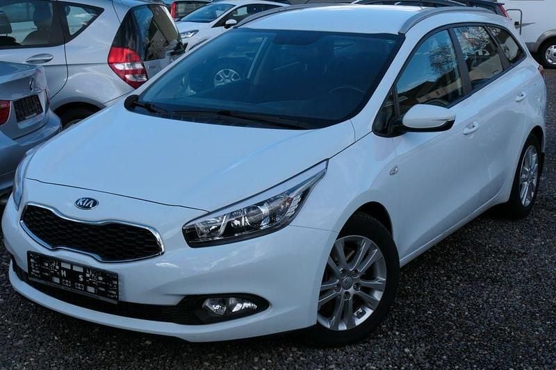Gebraucht Kia Ceed 135 PS (99 kW) 2015 Weiß Kleinwagen