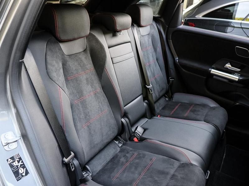 Gebraucht Mercedes B220 AMG 190 PS (139 kW) 2024 Grau metalliclack mountaingrau Van / Kleinbus