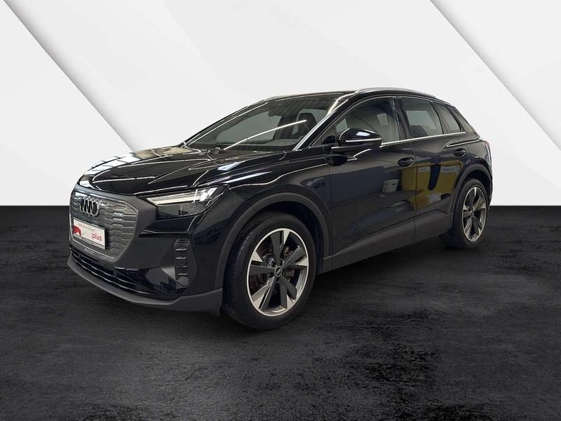 Gebraucht Audi e-tron Basis 150 kW (204 PS) 2023 Mythosschwarz metallic (metallic) SUV