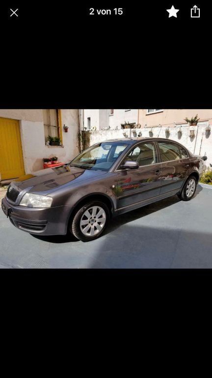 Grau Gebraucht 2004 Skoda Superb Limousine | 2.199 € (Superpreis) - Bild 1/4