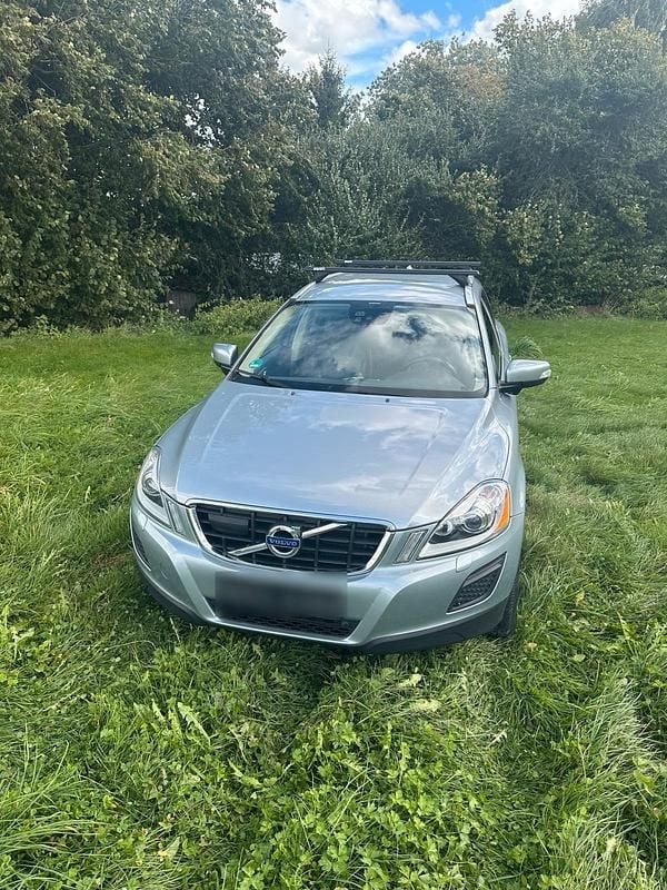 Silber Gebraucht 2012 Volvo XC60 Ocean Race SUV | 15.000 € - Bild 1/4