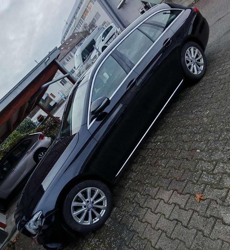 Gebraucht Mercedes E220 194 PS (142 kW) 2017 Kombi