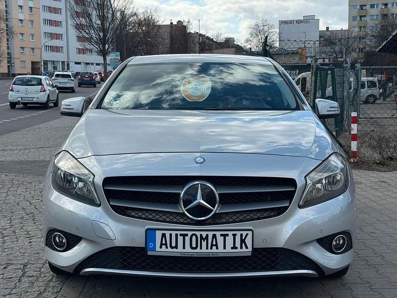 Gebraucht Mercedes A200 136 PS (100 kW) 2015 Polarsilber Limousine