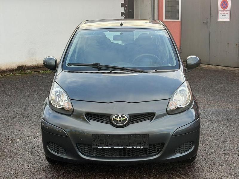 Gebraucht Toyota Aygo Cool 68 PS (50 kW) 2011 Grau Kleinwagen