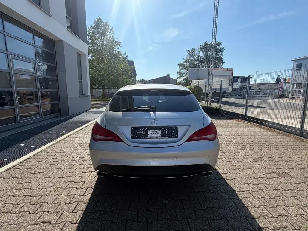 Gebraucht Mercedes CLA180 Shooting Brake 122 PS (89 kW) 2016 Silber Kombi