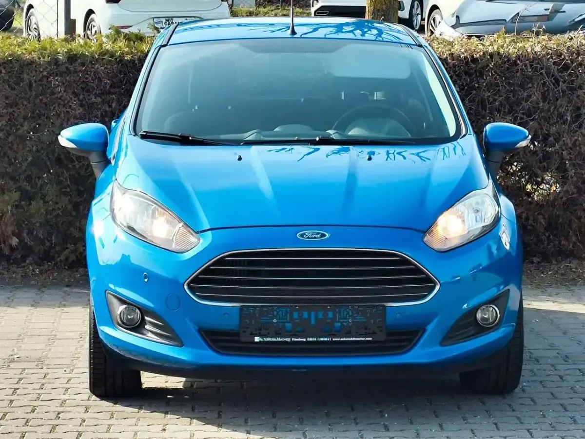 Używany Ford Fiesta SYNC Edition 95 KM (69 kW) 2014 Niebieski Hatchback