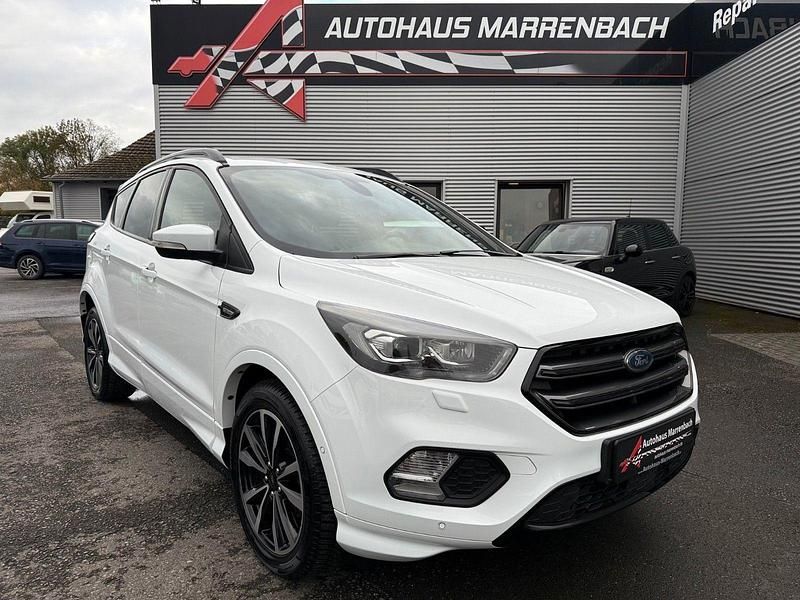 Weiß Gebraucht 2018 Ford Kuga ST-Line SUV | 15.999 € (Fairer Preis) - Bild 1/4