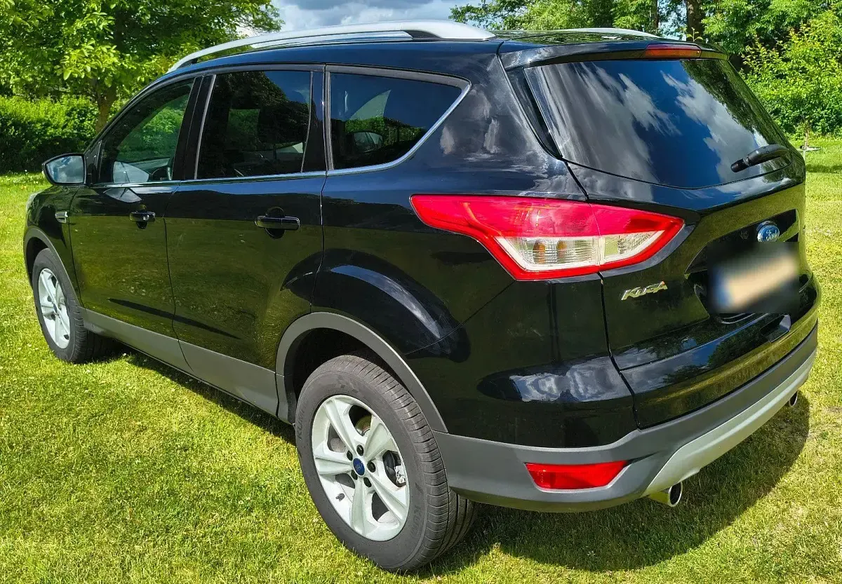 Gebraucht Ford Kuga Trend 150 PS (110 kW) 2015 Schwarz SUV