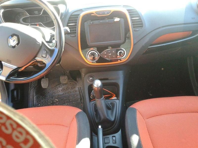 Gebraucht Renault Captur 90 PS (66 kW) 2015 Orange SUV