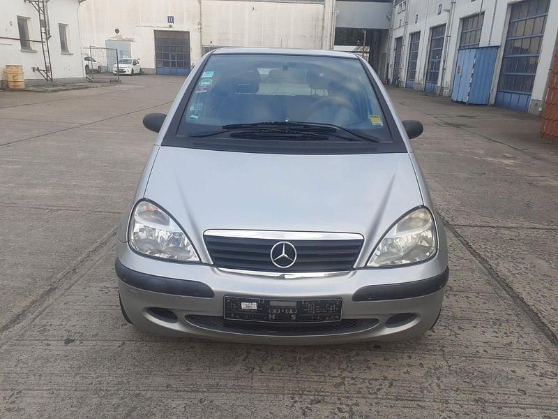 Silber Gebraucht 2001 Mercedes A140 Kleinwagen | 1.480 € - Bild 1/4
