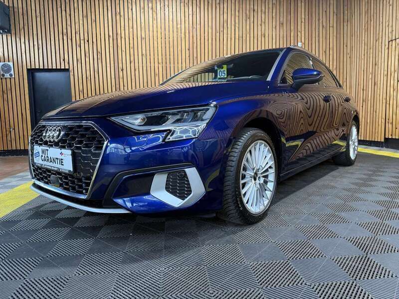 Navarrablau Gebraucht 2023 Audi A3 Sportback Advanced Limousine | 28.850 € (Fairer Preis) - Bild 1/4