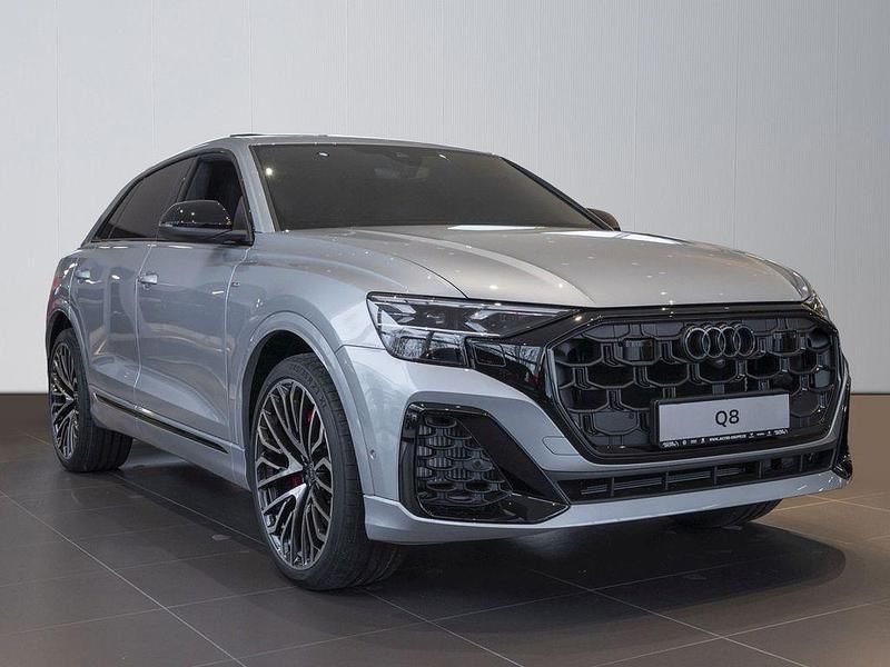 Gebraucht Audi Q8 Ambiente 489 PS (359 kW) 2025 Satellitsilber metallic SUV