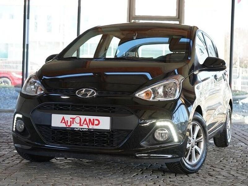 Gebraucht Hyundai i10 Basis 67 PS (49 kW) 2016 Schwarz Kleinwagen