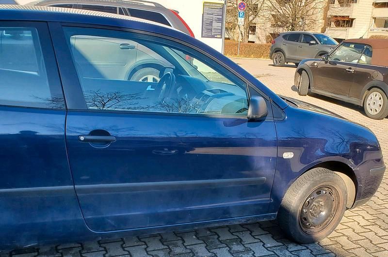 Gebraucht VW Polo 58 PS (42 kW) 2002 Blau Kleinwagen