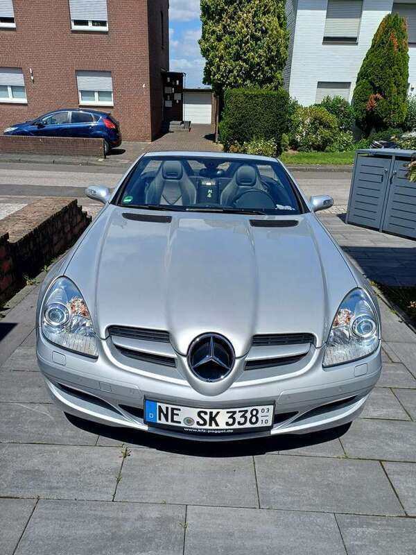 Grau Gebraucht 2007 Mercedes SLK280 Edition 1 Cabrio | 13.750 € (Fairer Preis) - Bild 1/4