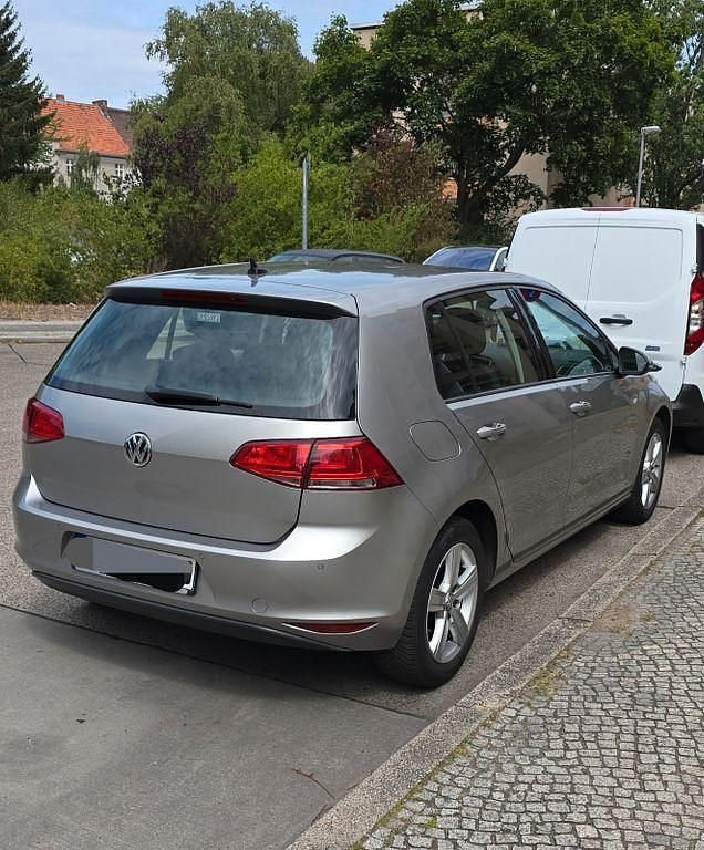 Grau Gebraucht 2014 VW Golf VII Trendline Limousine | 8.500 € (Guter Preis) - Bild 1/4
