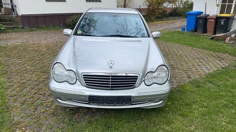 Silber Gebraucht 2001 Mercedes C220 Limousine | 2.150 € (Fairer Preis) - Bild 1/4