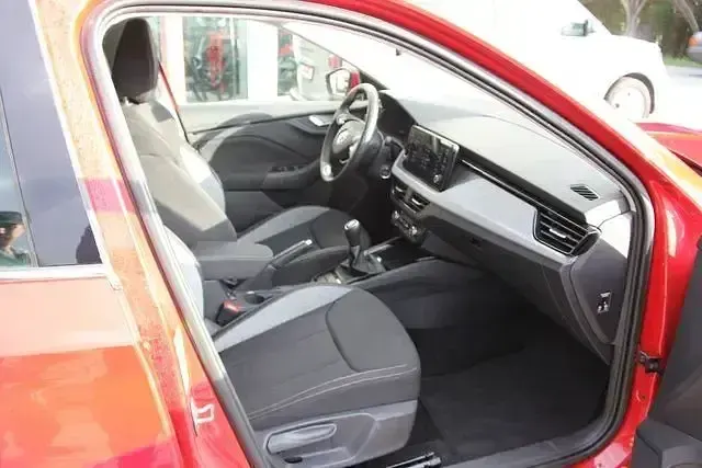 Używany Skoda Kamiq 95 KM (69 kW) 2024 Czerwony SUV