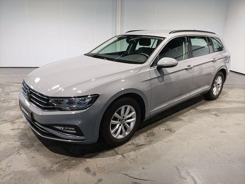 Gebraucht VW Passat Business 150 PS (110 kW) 2023 Grau Kombi