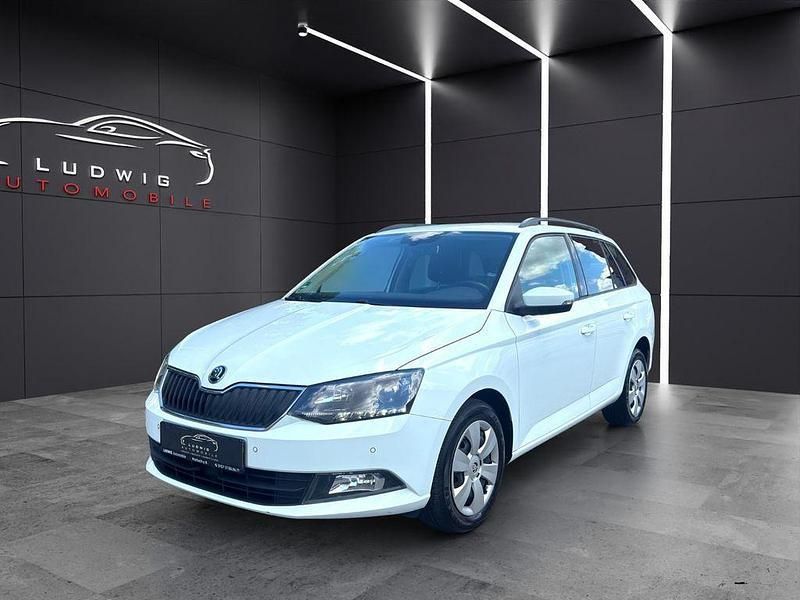 Weiß Gebraucht 2015 Skoda Fabia Ambition Kombi | 9.800 € (Fairer Preis) - Bild 1/4