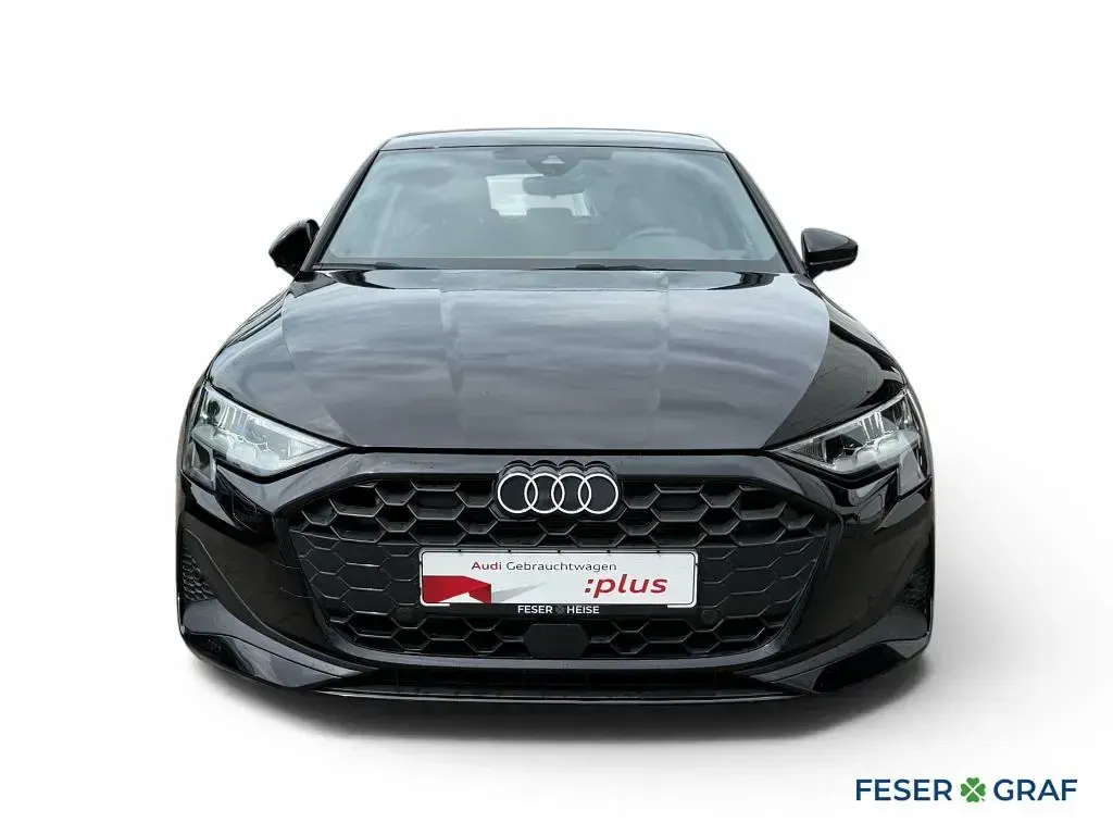 Gebraucht Audi A3 Ambiente 116 PS (85 kW) 2025 Brillantschwarz Limousine