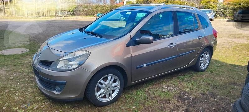 Gebraucht Renault Clio II Dynamique 111 PS (81 kW) 2009 Gold Limousine