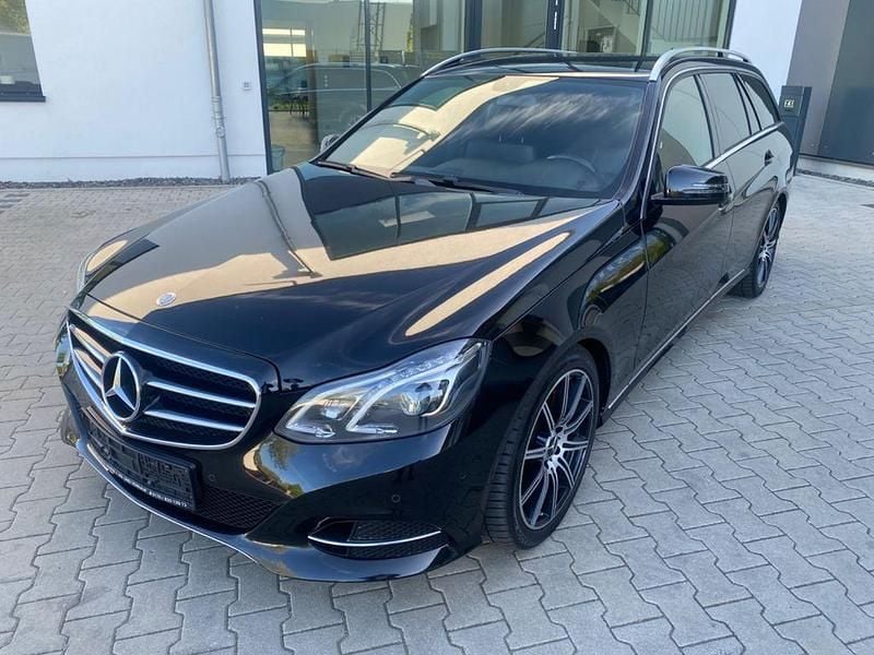 Second-hand Mercedes E250 204 CP (150 kW) 2015 Negru Break