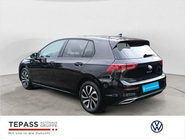 Gebraucht VW Golf VII Active 150 PS (110 kW) 2021 Schwarz Kleinwagen