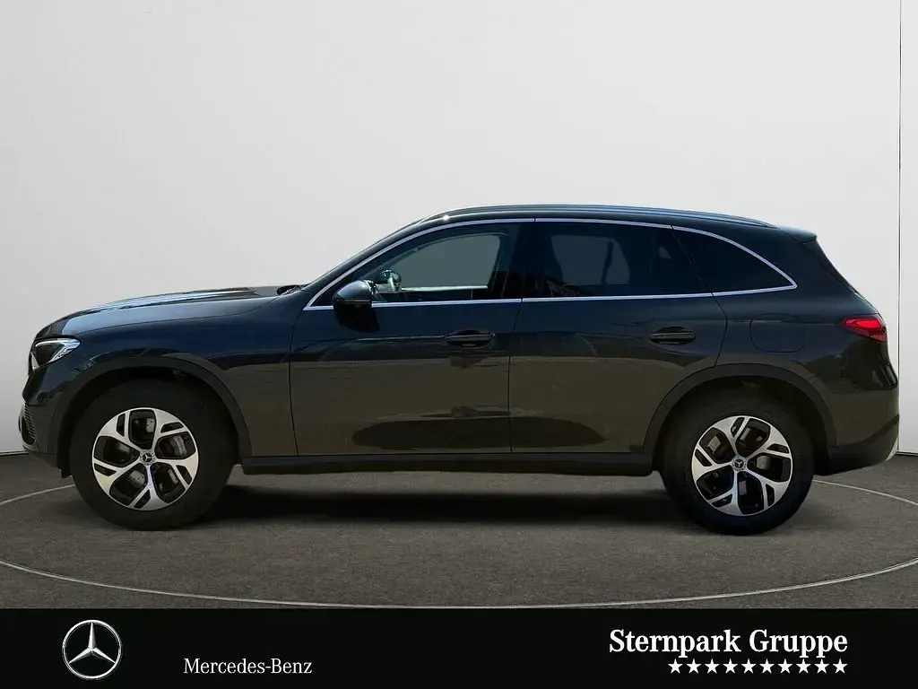 Gebraucht Mercedes GLC300 204 PS (150 kW) 2025 Grau SUV