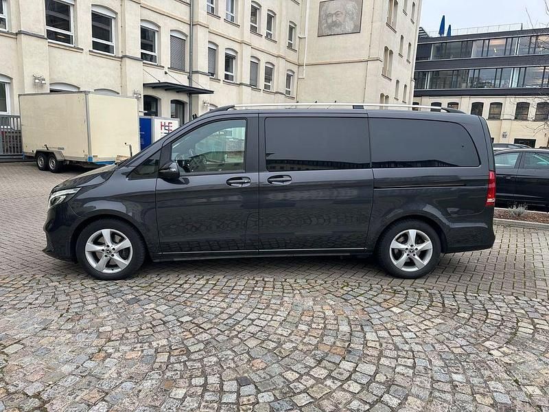Gebraucht Mercedes V250 Edition 190 PS (139 kW) 2022 Grau Van / Kleinbus
