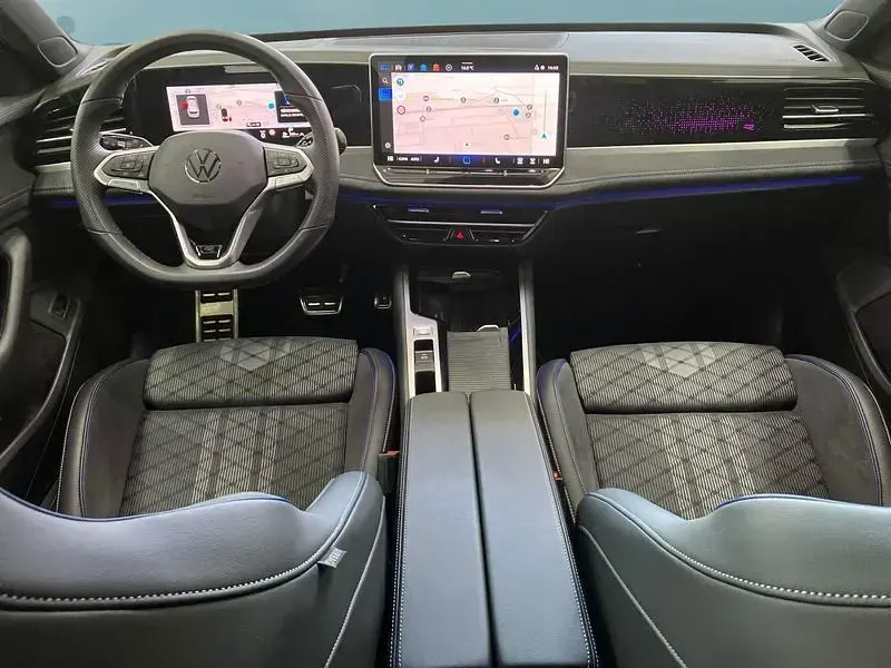 Gebraucht VW Passat R-line 150 PS (110 kW) 2025 Schwarz Kombi