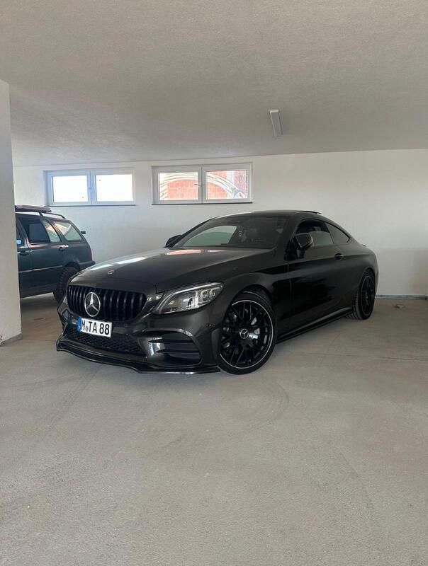 Grau Gebraucht 2018 Mercedes C300 Coupé | 33.800 € (Teuer) - Bild 1/4
