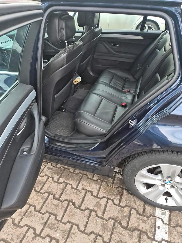 Gebraucht BMW 520 183 PS (134 kW) 2010 Blau Kombi