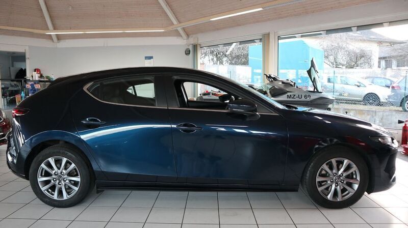 Gebraucht Mazda 3 122 PS (89 kW) 2019 Deep crystal blue Limousine