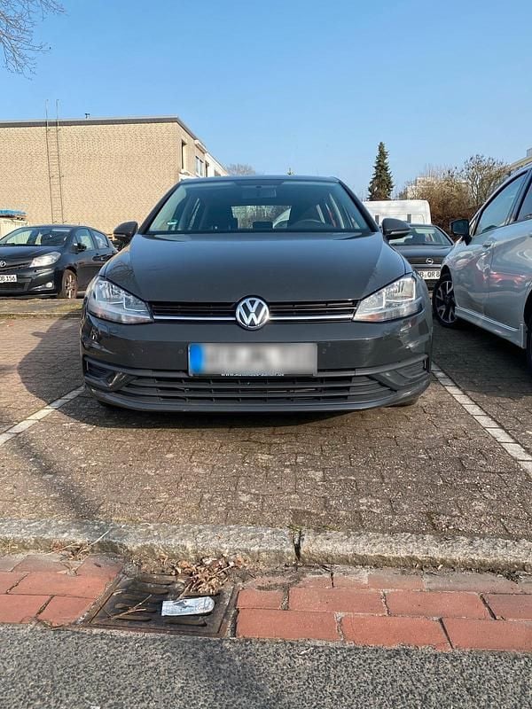 Gebraucht VW Golf VII 118 PS (86 kW) 2017 Grau Kleinwagen